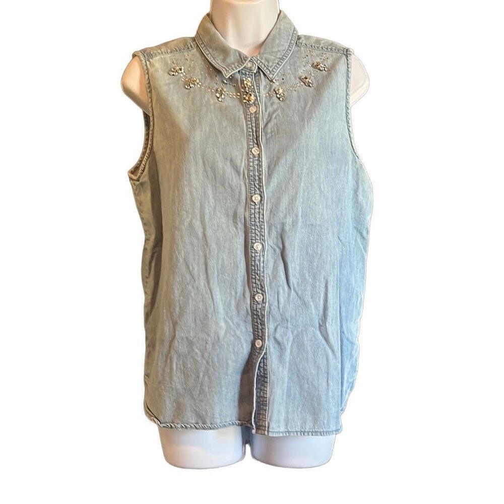 Chicos Blue Chambray Denim Rhinestone Bling Button Down Top Size 2 Rodeo Country